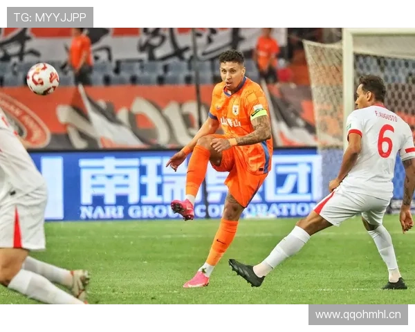 克雷桑一拿球就亮灯，山东泰山进攻却越踢越单薄，核心依赖加剧战术失衡